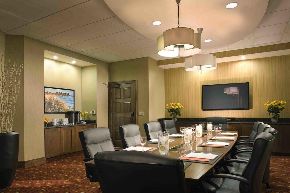 Courtyard By Marriott Santa Barbara Goleta Hotel Exterior photo