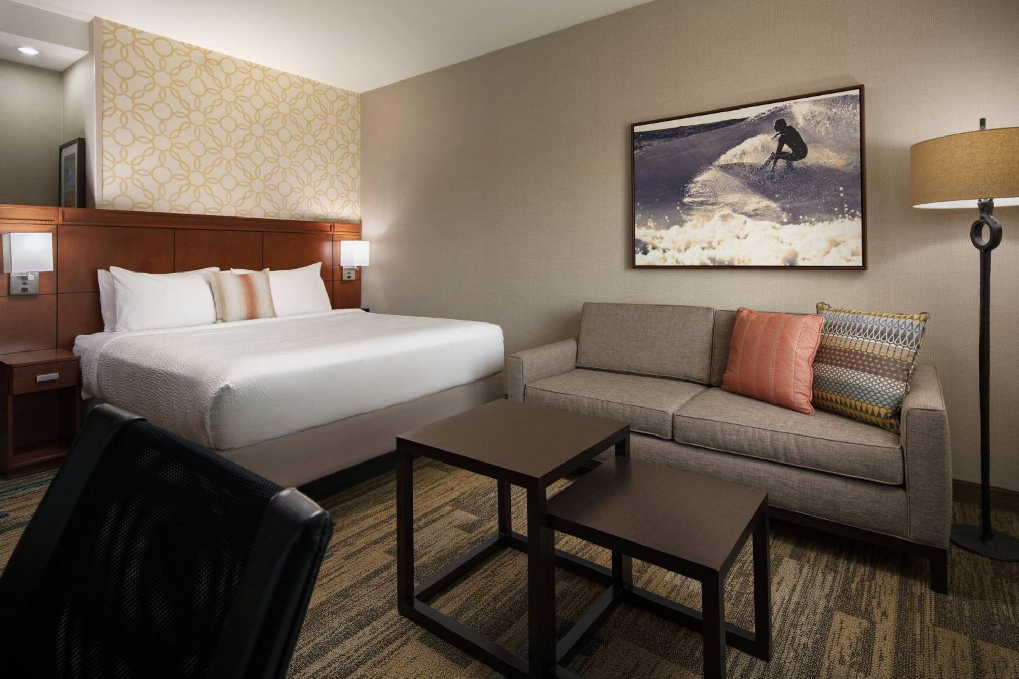Courtyard By Marriott Santa Barbara Goleta Hotel Exterior photo