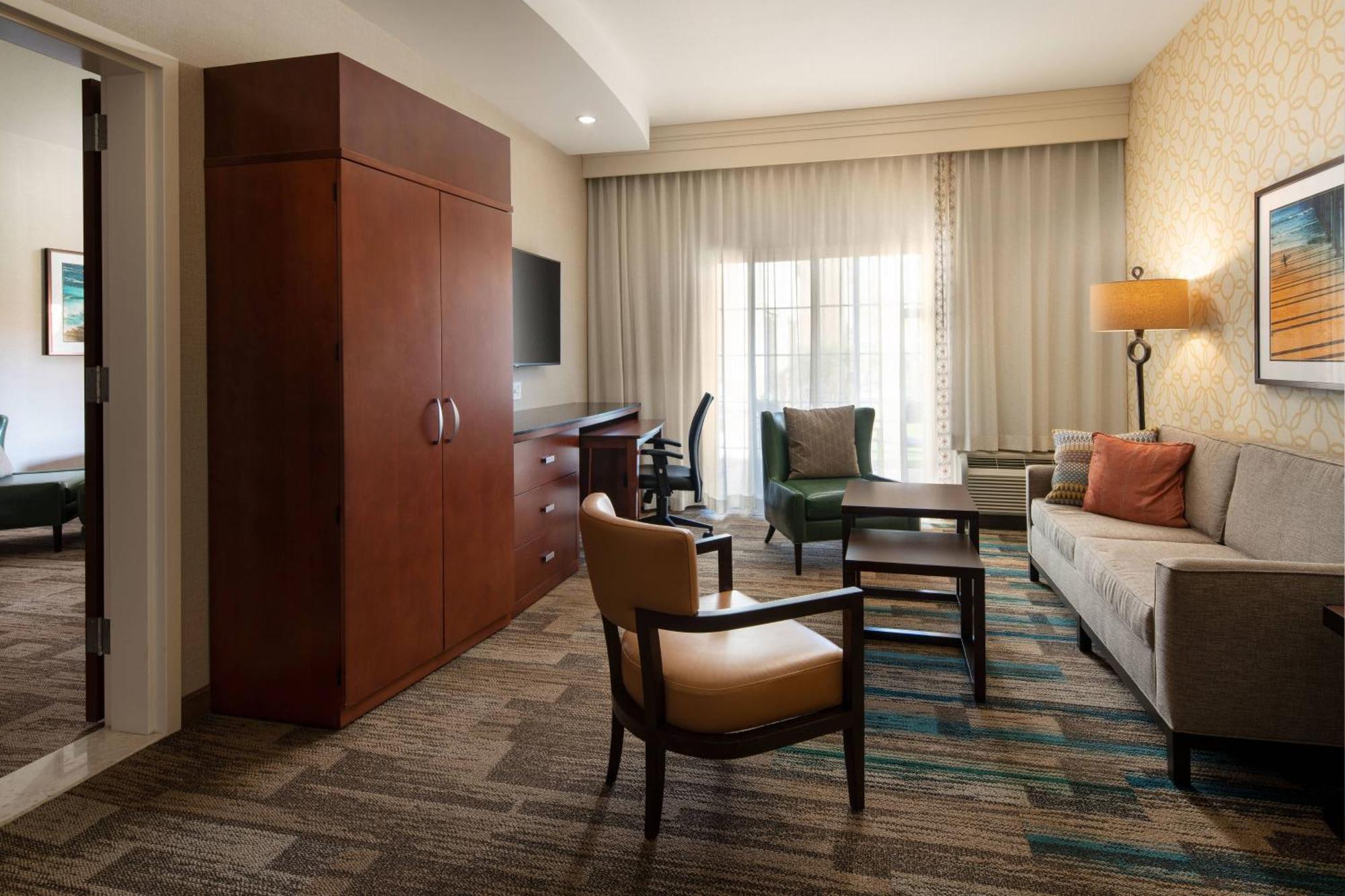 Courtyard By Marriott Santa Barbara Goleta Hotel Exterior photo