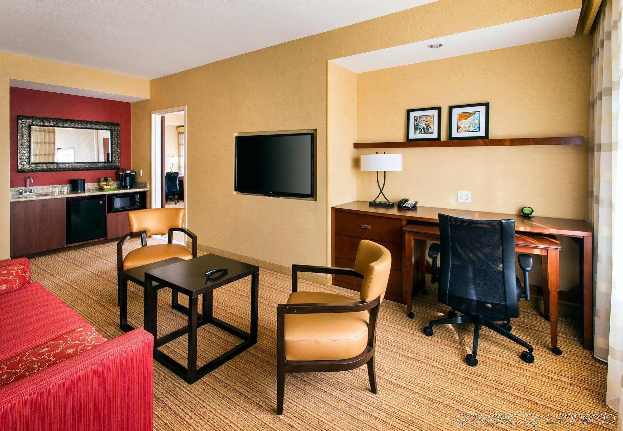 Courtyard By Marriott Santa Barbara Goleta Hotel Exterior photo